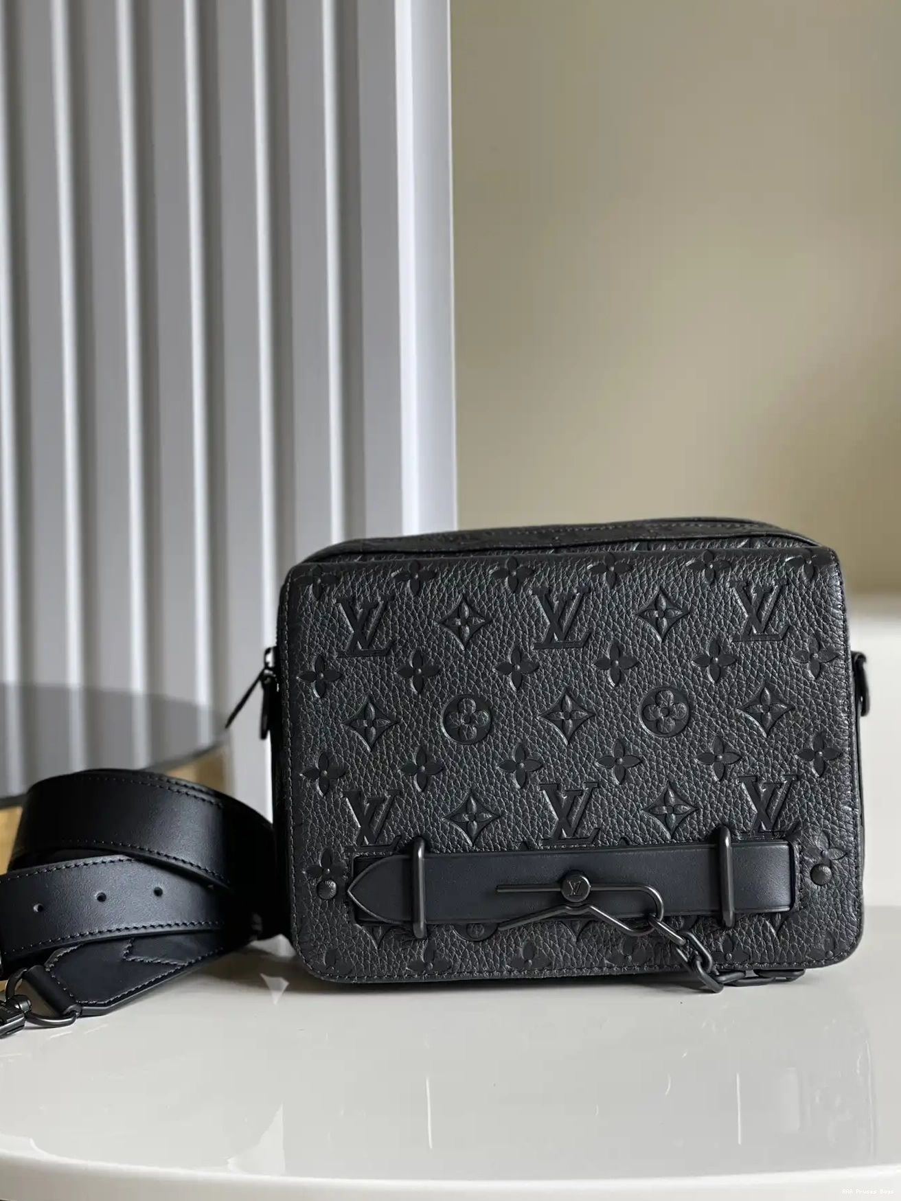 AAA Replica Ru LOUIS Steamer VUITTON Messenger 0707
